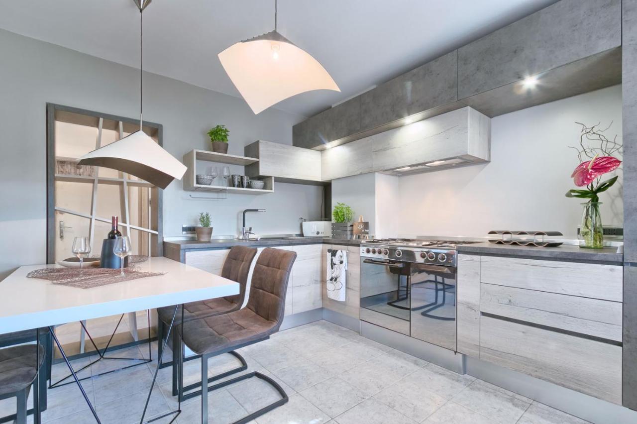 Modern Oasis Apartment Póla Kültér fotó
