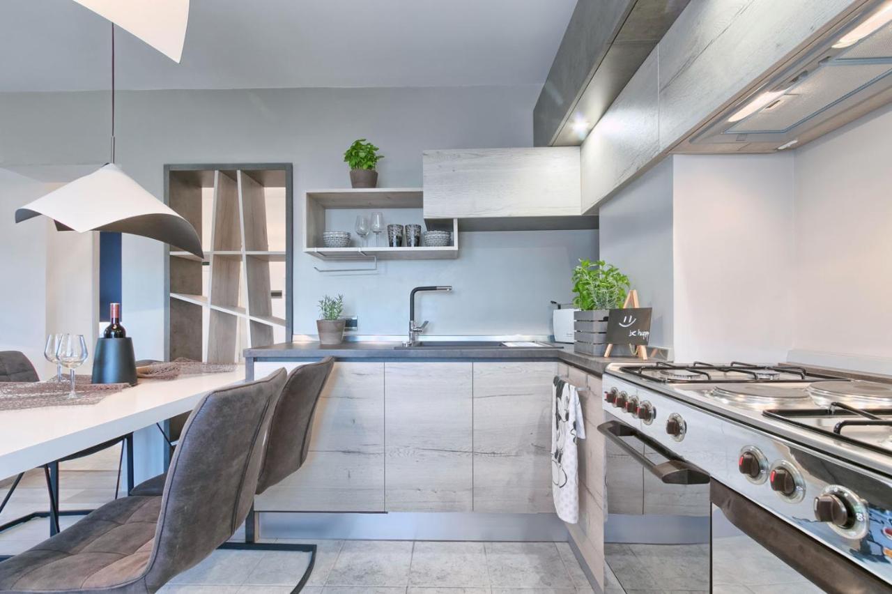 Modern Oasis Apartment Póla Kültér fotó